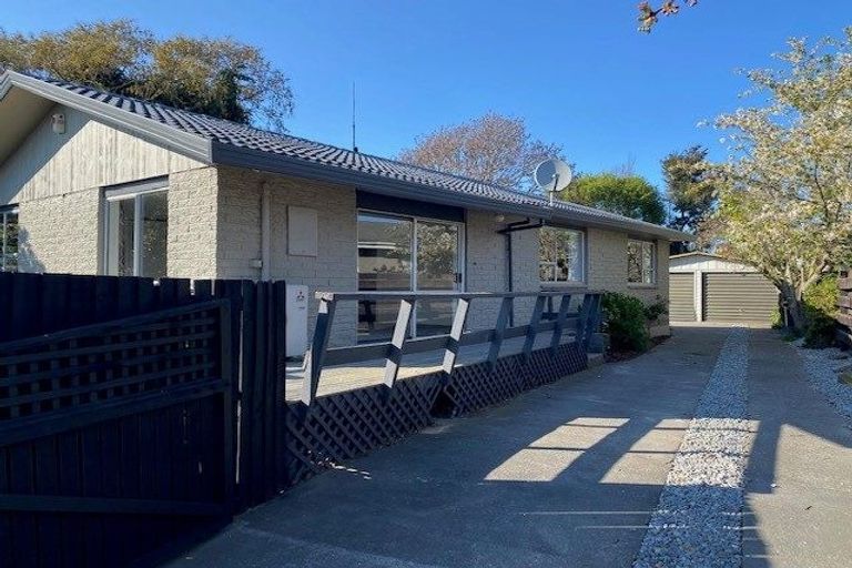 Photo of property in 10 Cunliffe Road, Redwood, Christchurch, 8051