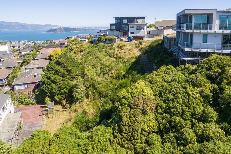 Photo of property in 6 Imran Terrace, Khandallah, Wellington, 6035