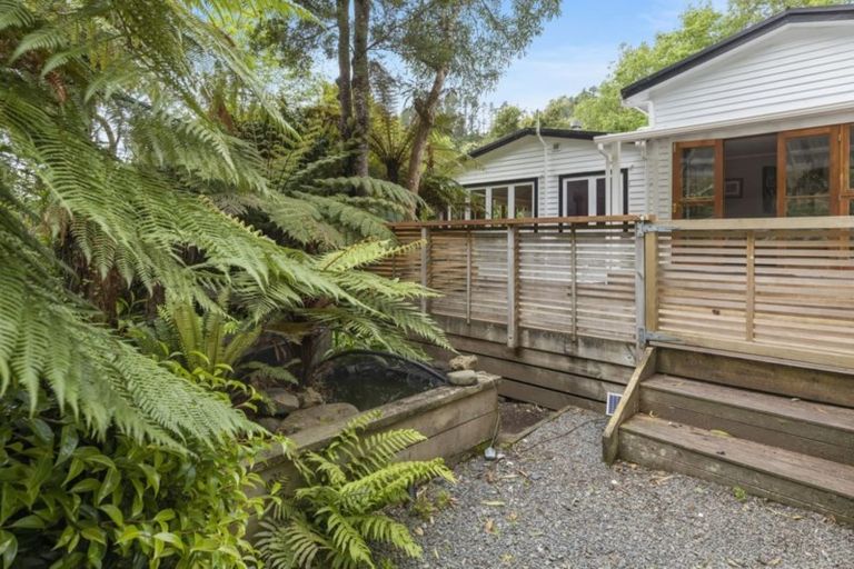 Photo of property in 560 Stokes Valley Road, Stokes Valley, Lower Hutt, 5019