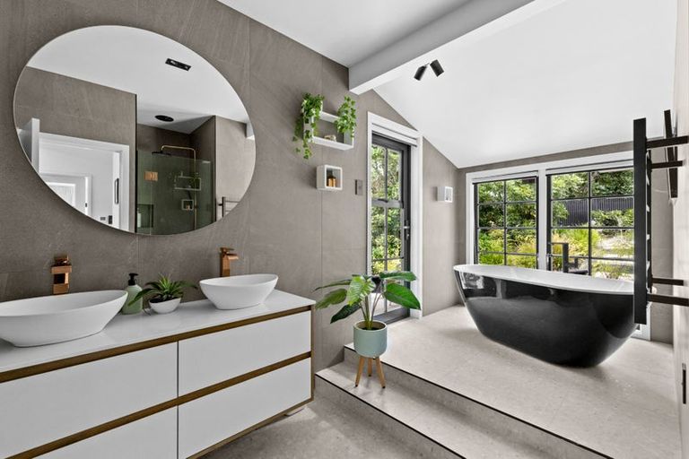 Photo of property in 55 Breadalbane Avenue, Havelock North, 4130