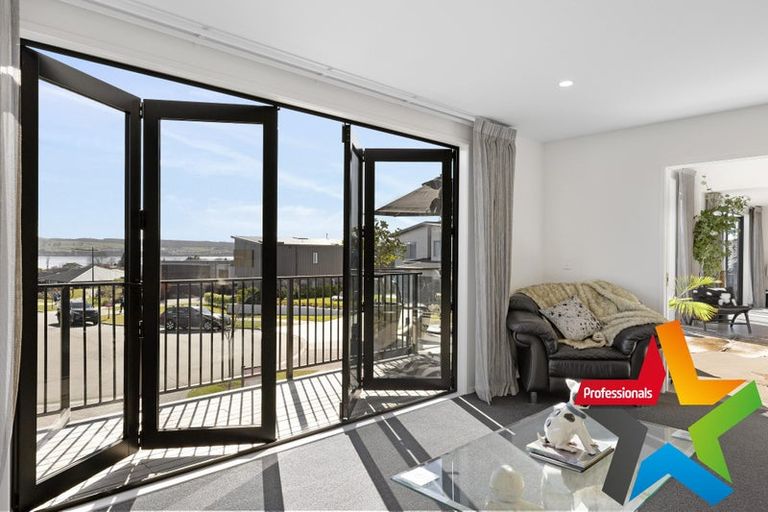 Photo of property in 10 Tuhua Close, Wharewaka, Taupo, 3330