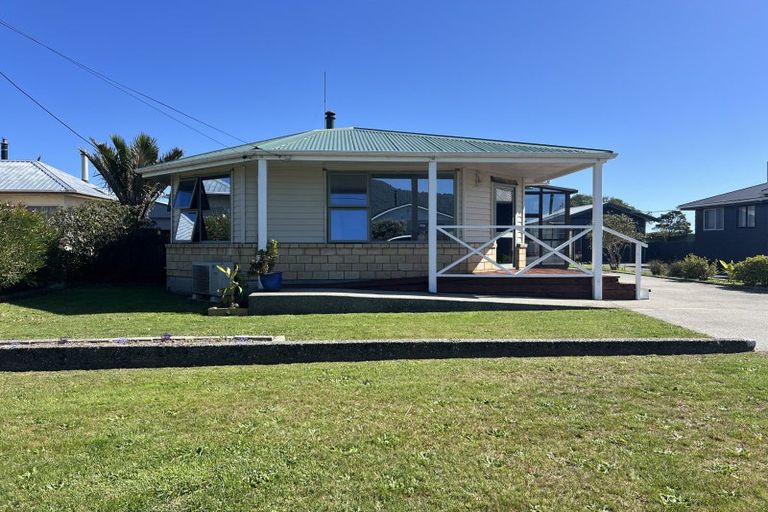 Photo of property in 68 Doyle Street, Blaketown, Greymouth, 7805