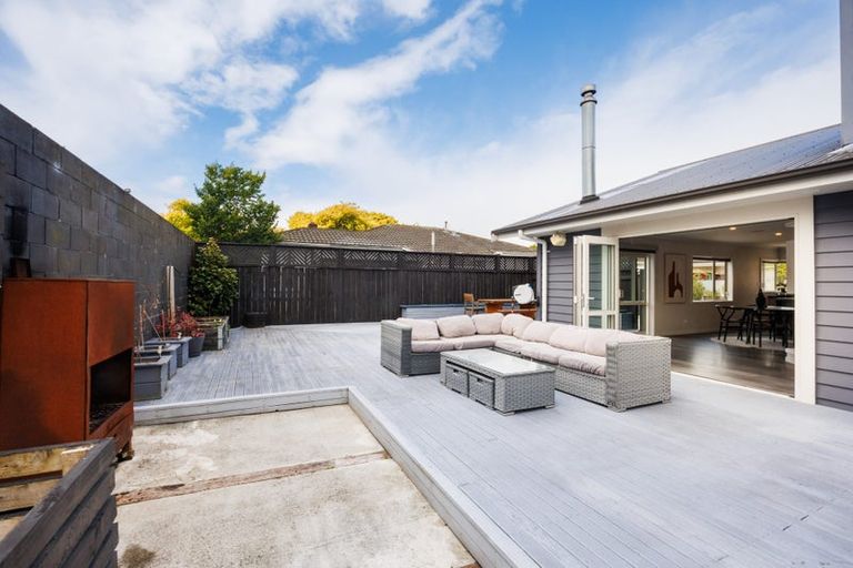 Photo of property in 47 Karina Terrace, Roslyn, Palmerston North, 4414