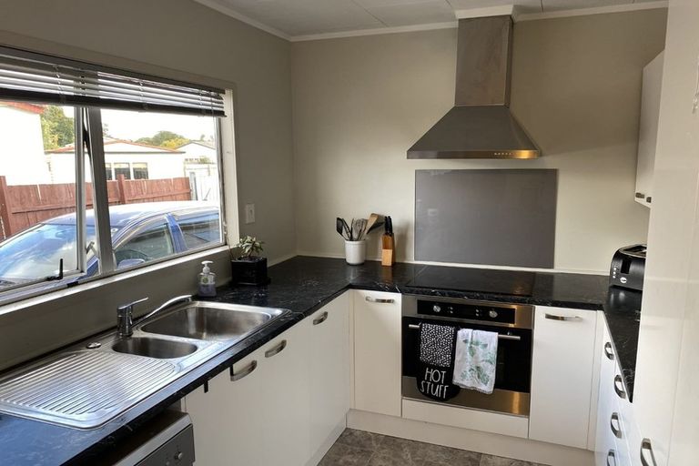 Photo of property in 1/62 Redcrest Avenue, Red Hill, Papakura, 2110