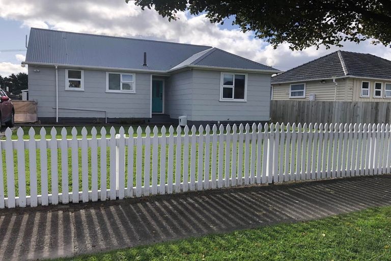 Photo of property in 11 Barton Grove, Naenae, Lower Hutt, 5011