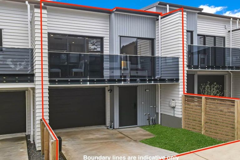 Photo of property in 19 Korokio Lane, Henderson, Auckland, 0612