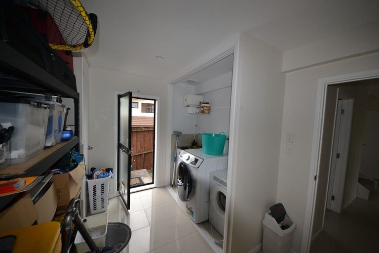 Photo of property in 2/42 Aberdeen Road, Campbells Bay, Auckland, 0620