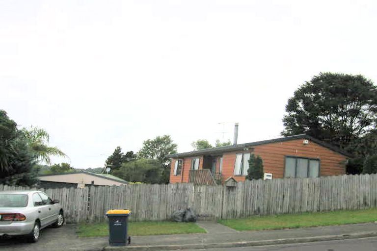Photo of property in 9 Kotinga Avenue, Glen Eden, Auckland, 0602