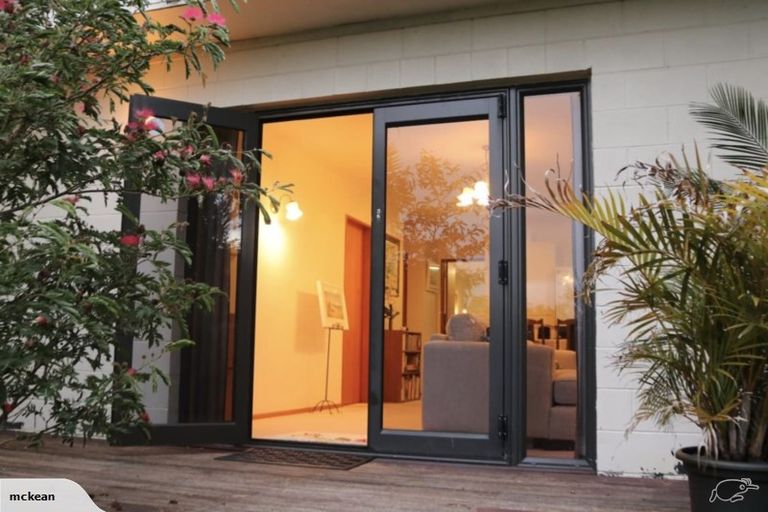 Photo of property in 117 East Coast Road, Castor Bay, Auckland, 0620