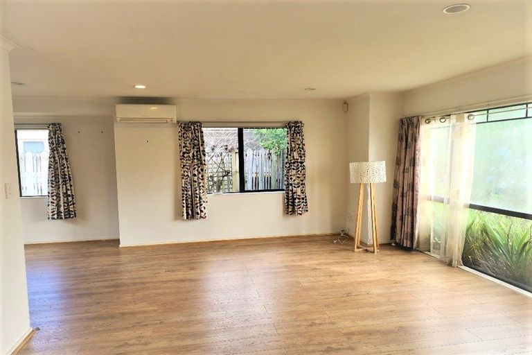 Photo of property in 87 Bluebird Crescent, Unsworth Heights, Auckland, 0632