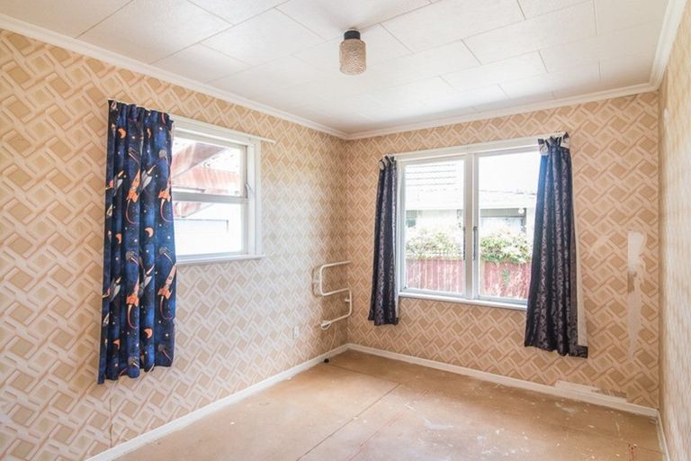 Photo of property in 8 Tawa Street, Waikanae, 5036