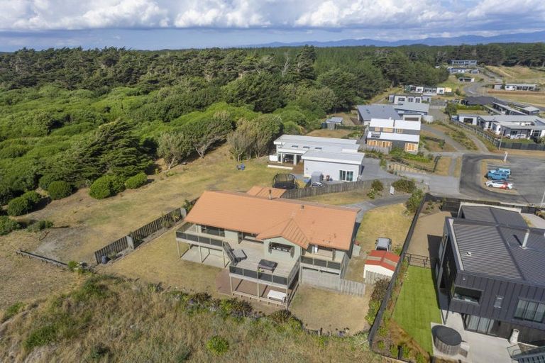 Photo of property in 9 Mariri Place, Waitarere Beach, Levin, 5510