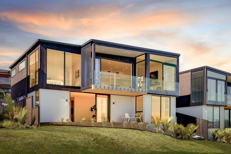 Photo of property in 45b Rosario Crescent, Red Beach, 0932