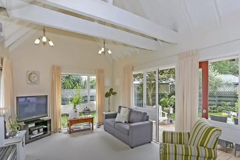 Photo of property in 10 Pamir Place, Welcome Bay, Tauranga, 3112