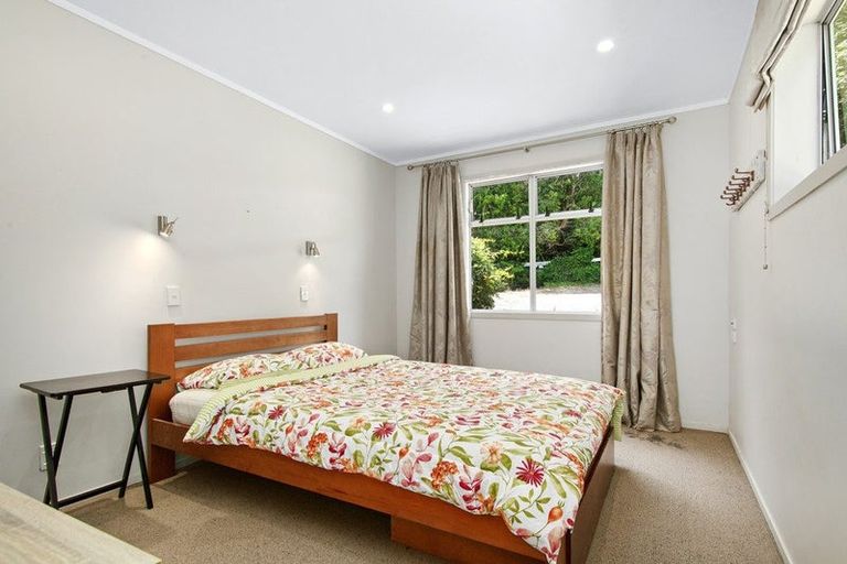 Photo of property in 18-20 Emerald Glen Road, Paekakariki, Paraparaumu, 5032