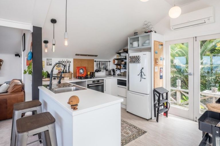 Photo of property in 154 Owhiro Bay Parade, Owhiro Bay, Wellington, 6023