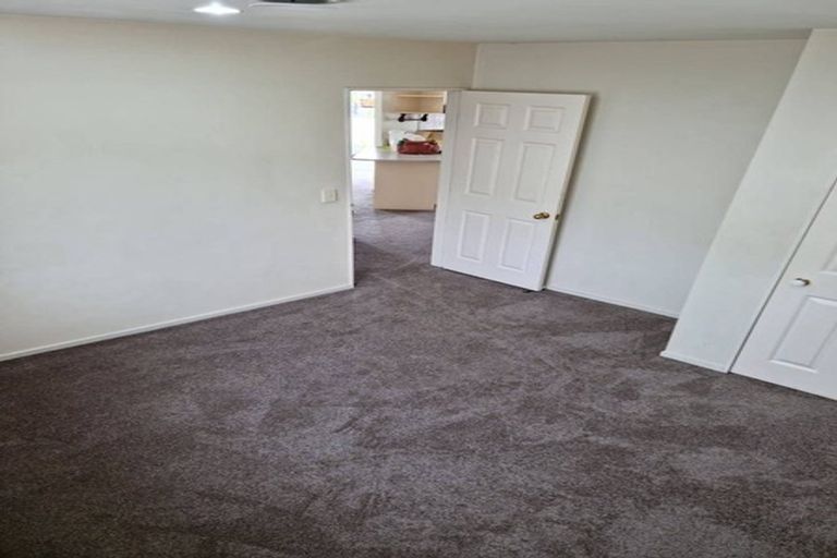 Photo of property in 6 Ali Place, Ranui, Auckland, 0612