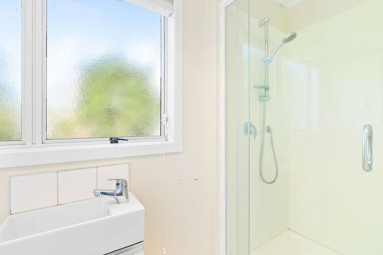 Photo of property in 20 Norman Road, Titirangi, Auckland, 0604