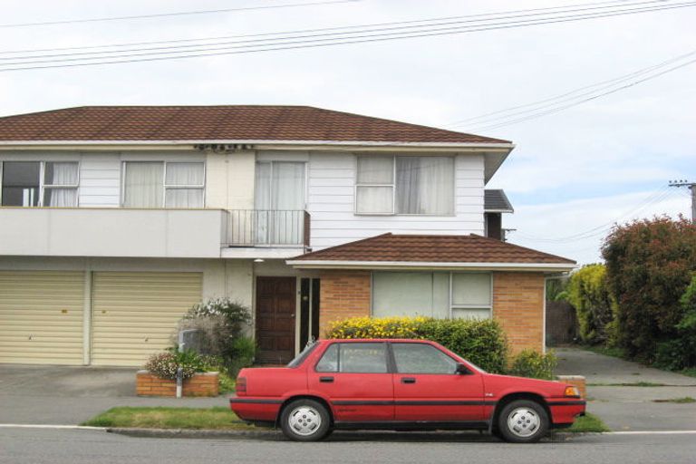 Photo of property in 32 Nortons Road, Avonhead, Christchurch, 8042