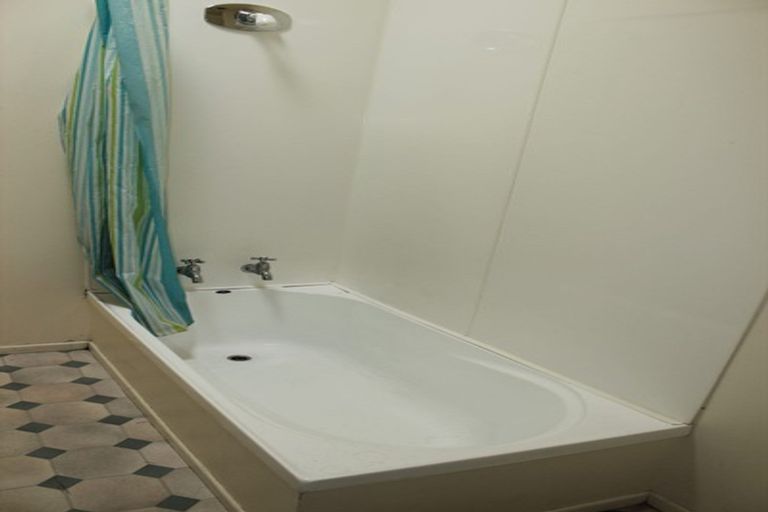 Photo of property in 1/118 Nile Road, Milford, Auckland, 0620