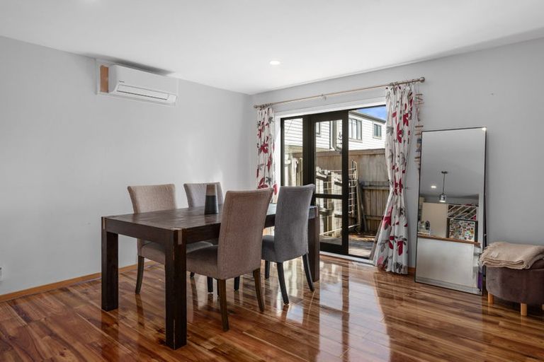 Photo of property in 1/23 Fields Parade, Oteha, Auckland, 0632