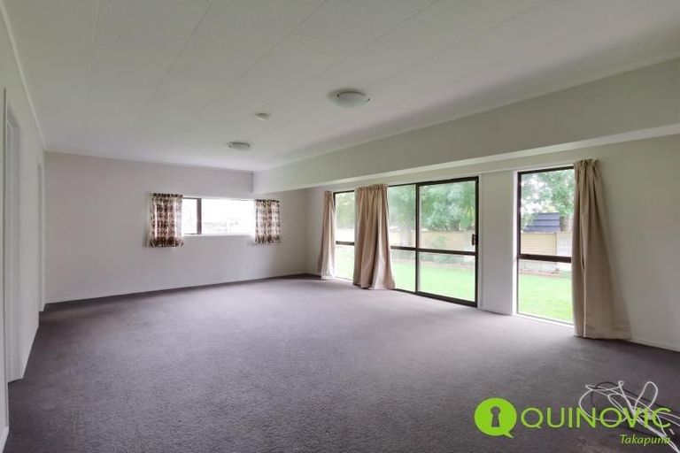 Photo of property in 15 Stephen Avenue, Henderson, Auckland, 0610