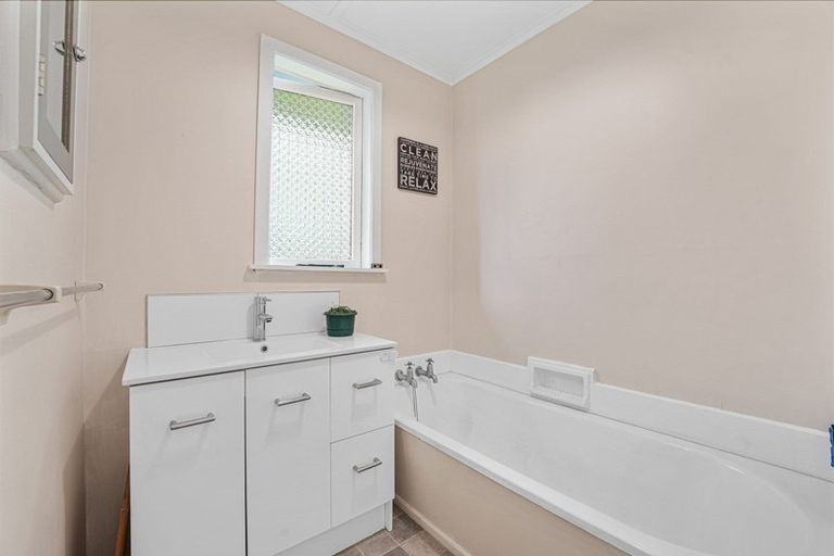 Photo of property in 39 Swansea Road, Stratford, 4332