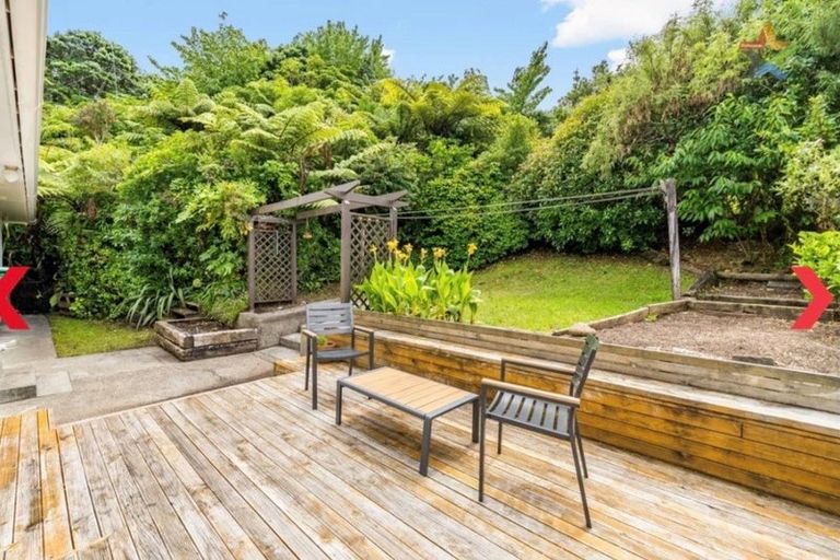 Photo of property in 27 Magnolia Grove, Maungaraki, Lower Hutt, 5010