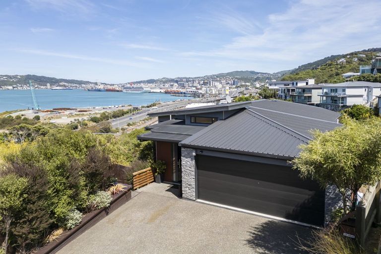 Photo of property in 6 Satchell Way, Kaiwharawhara, Wellington, 6035