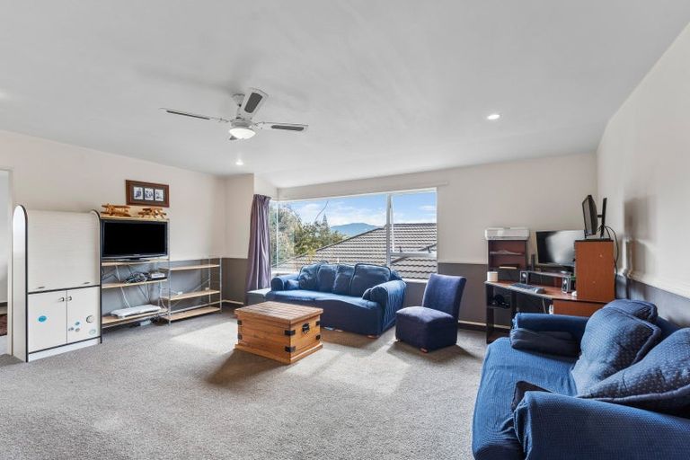 Photo of property in 1 Hadleigh Court, Paraparaumu, 5032