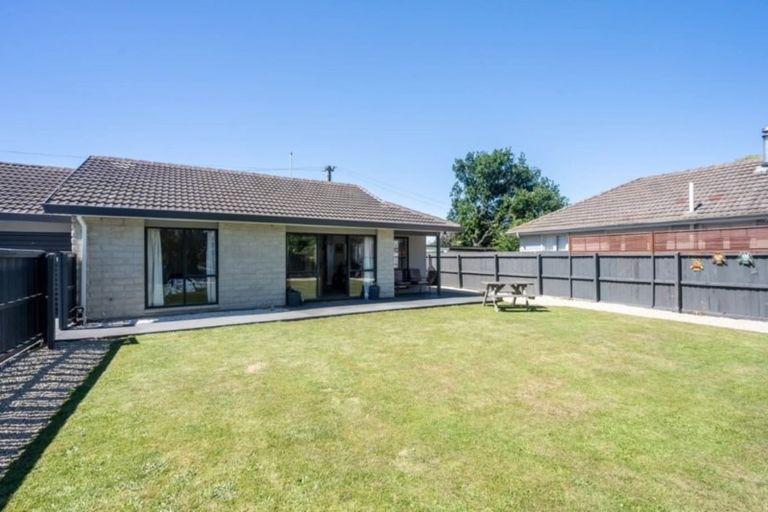 Photo of property in 2/13 Colac Street, Avondale, Christchurch, 8061