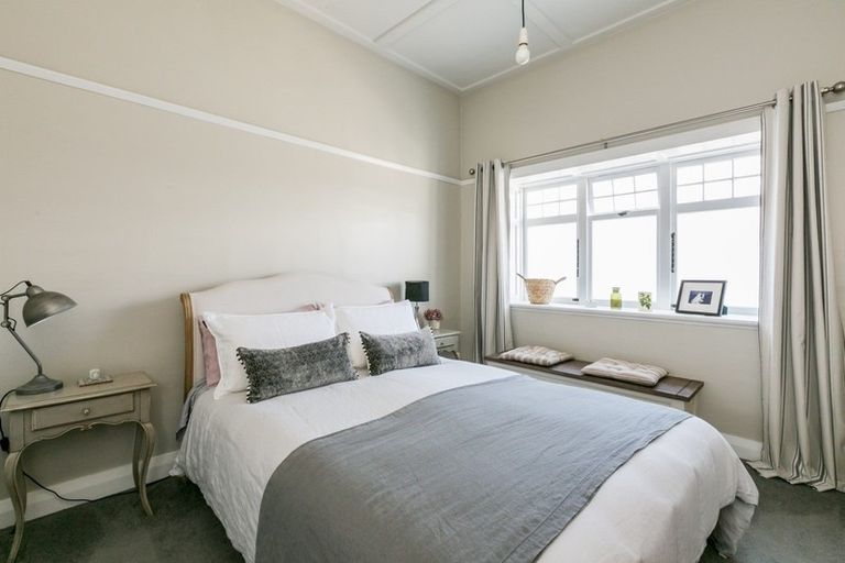 Photo of property in 47 Napier Terrace, Hospital Hill, Napier, 4110