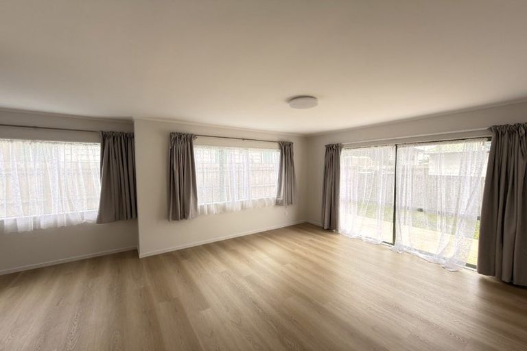 Photo of property in 2/11 Henwood Road, Mangere East, Auckland, 2024