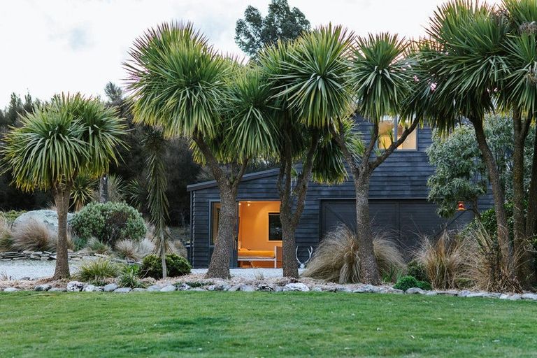 Photo of property in 1050 Lake Hawea-albert, Albert Town, Wanaka, 9382