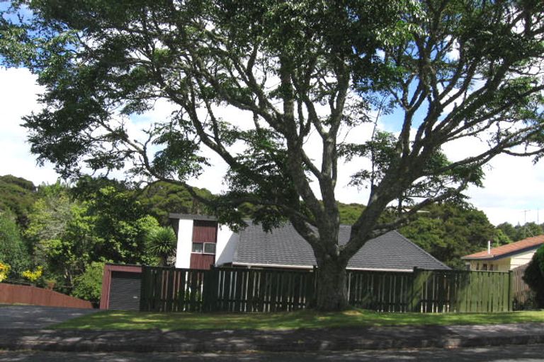 Photo of property in 1/48 Simon Ellice Drive, Bayview, Auckland, 0629