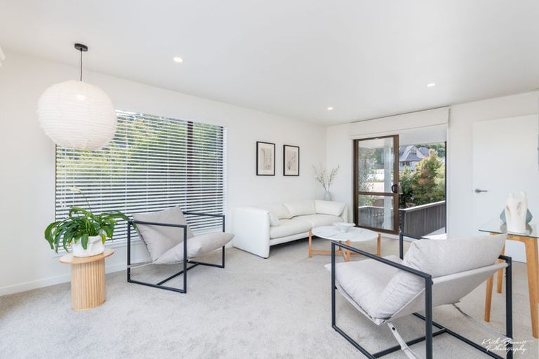 Photo of property in 50 Viewmont Drive, Harbour View, Lower Hutt, 5010