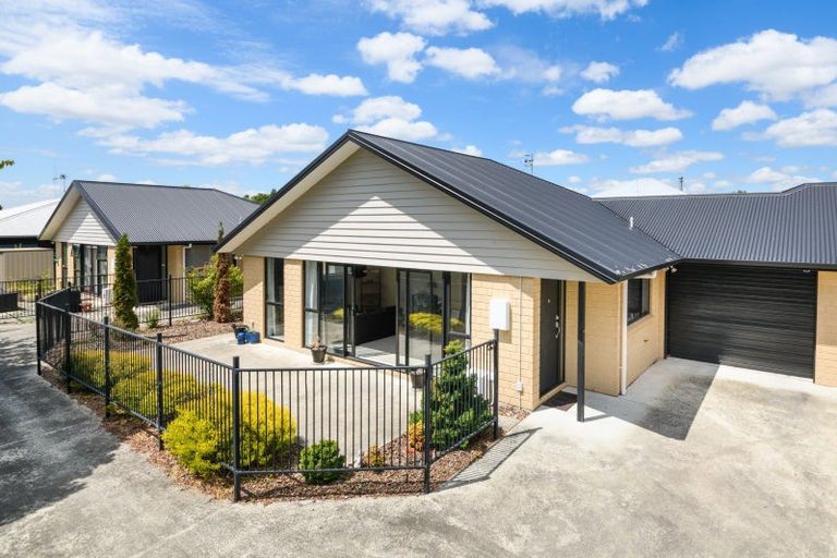 Photo of property in 15 Thomson Street, West End, Palmerston North, 4412