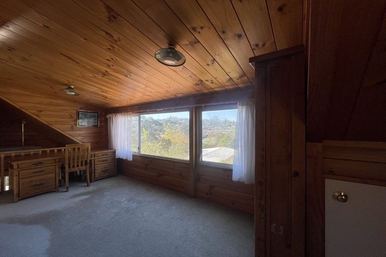 Photo of property in 2/28 Knightsbridge Drive, Forrest Hill, Auckland, 0620