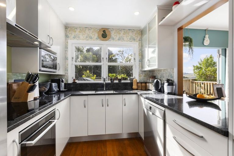 Photo of property in 66 Frankmoore Avenue, Johnsonville, Wellington, 6037