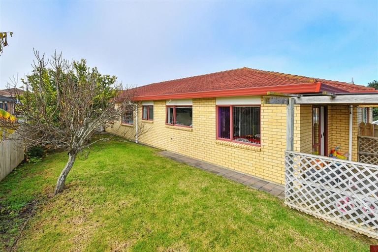 Photo of property in 81 Pitt Avenue, Clendon Park, Auckland, 2103