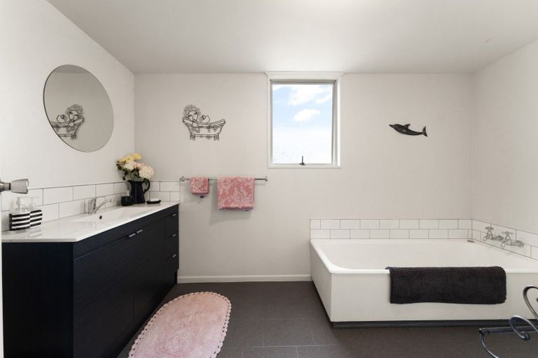 Photo of property in 522 Allanton Road, Outram, 9073