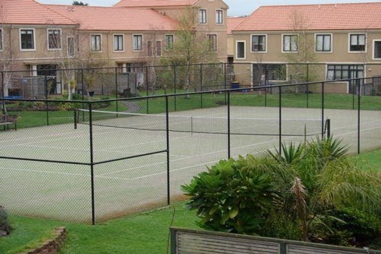 Photo of property in Tuscany Towers, 79/1 Ambrico Place, New Lynn, Auckland, 0600