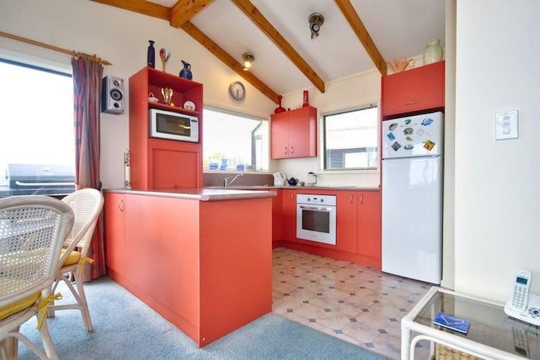 Photo of property in 18 Matangi Terrace, Snells Beach, 0920