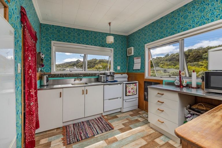 Photo of property in 35 Te Maika Road, Ngunguru, Whangarei, 0173