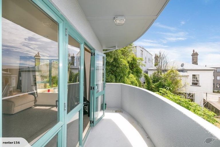 Photo of property in 1 Oak Grove, Mount Cook, Wellington, 6011