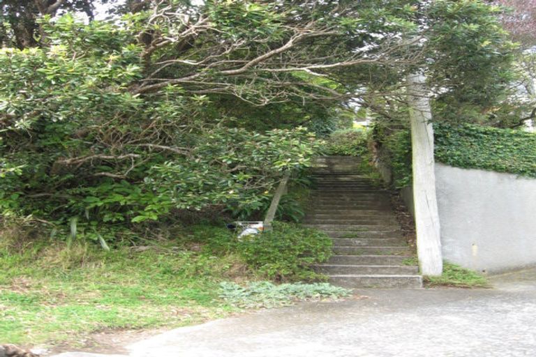 Photo of property in 33 Versailles Street, Karori, Wellington, 6012