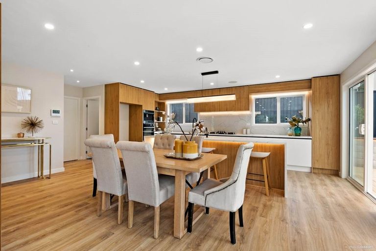 Photo of property in 1/58 Matipo Road, Mairangi Bay, Auckland, 0630