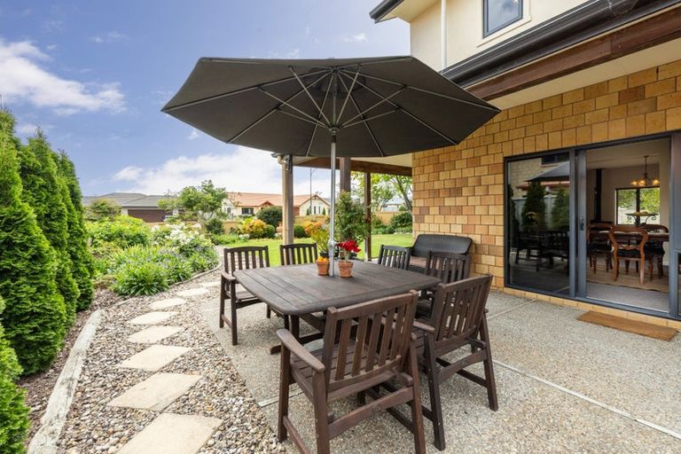 Photo of property in 2 Redwood Close, Havelock North, 4130