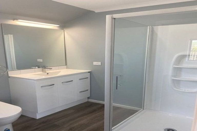 Photo of property in 5 Rotorua Grove, Aotea, Porirua, 5024