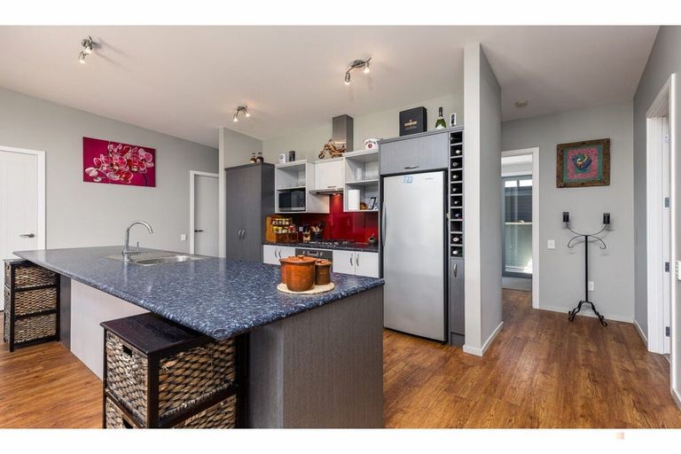 Photo of property in 84 Timaru Road, Waimate, 7924